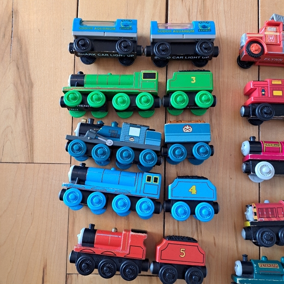 THOMAS TRAIN WOODEN LOT OF 15!  READ!  Thomas Train Wooden Railway - Picture 9 of 16